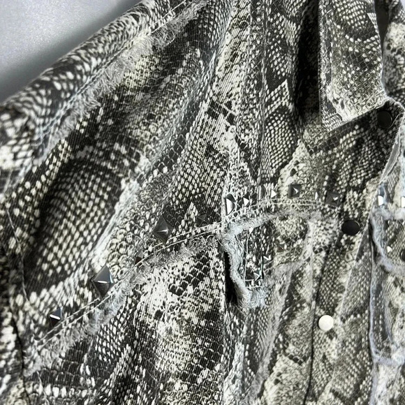 Animal print jacket,
Zara Jean jacket,snake print,raw hems, studded,rhin… - Picture 10 of 15